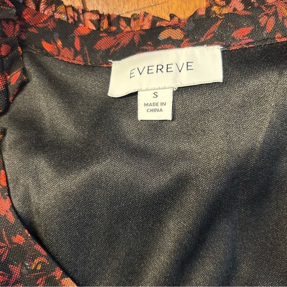 Evereve Koda Mesh Blouse, Size Small, Black Floral V-Neck Top - Picture 8 of 9